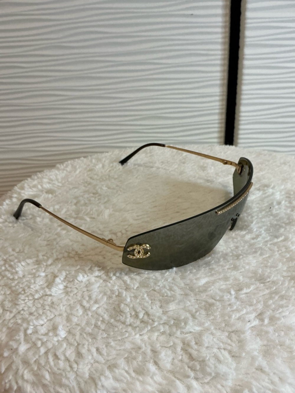 Rimless Shield Sunglasses with Olive Green Lens and Gold Detailing - Picture 8 of 14
